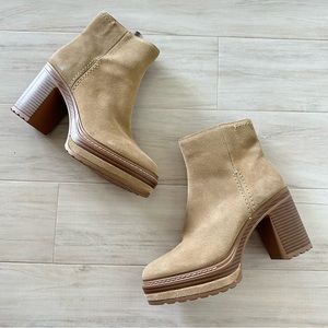 NWOT Steve Madden Shaniya Booties in Sand Suede